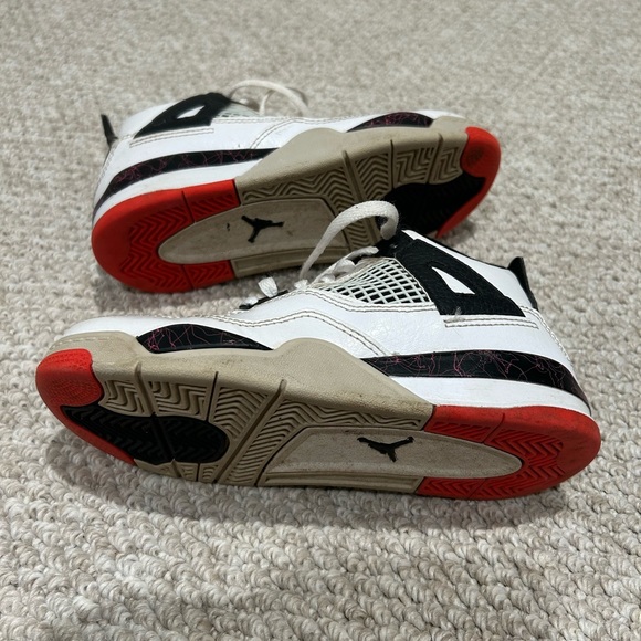 Kids Air Jordan Shoes - Picture 4 of 4